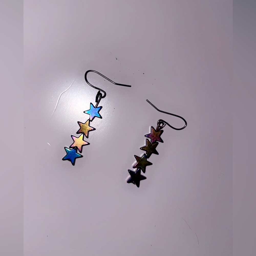 Cute star earrings !